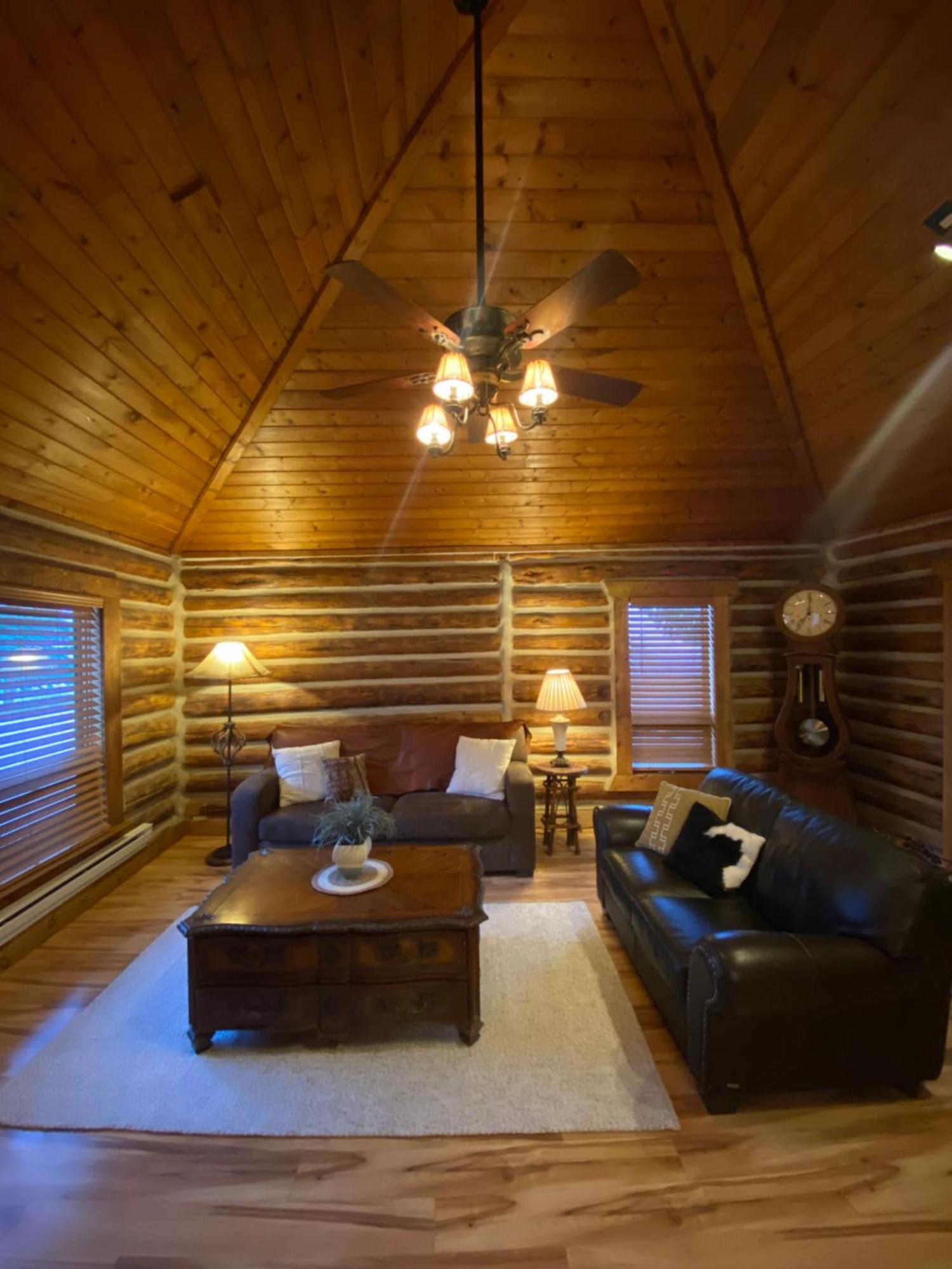 Erik'S Ranch Villa Hoffman ภายนอก รูปภาพ